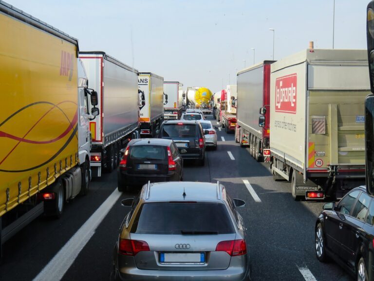 Recent Changes in Truck Accident Regulations and How They Affect Miami Drivers